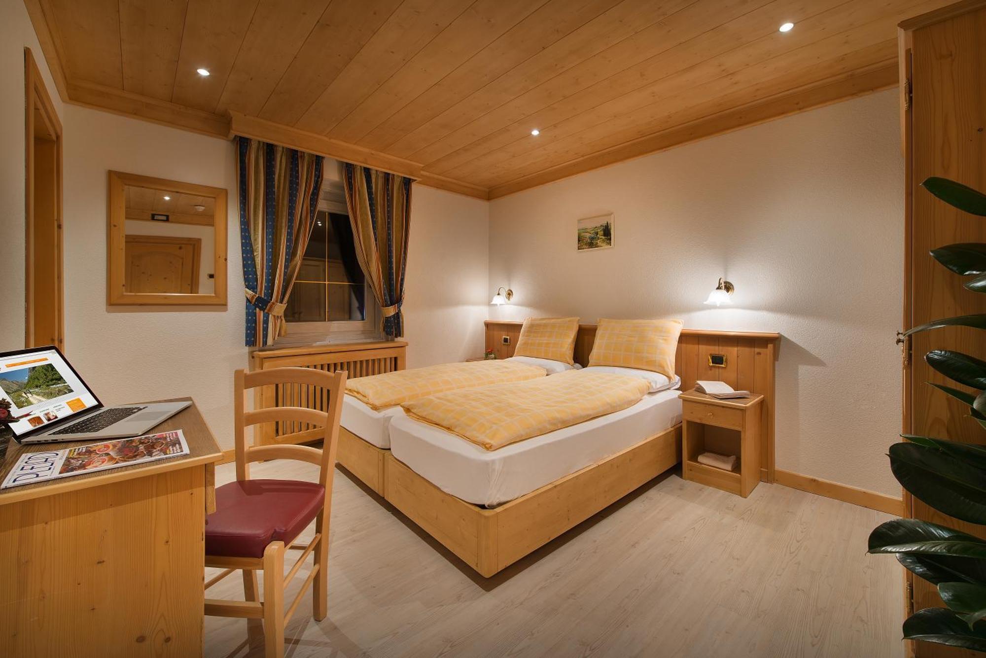 Hotel San Giovanni Livigno Room photo